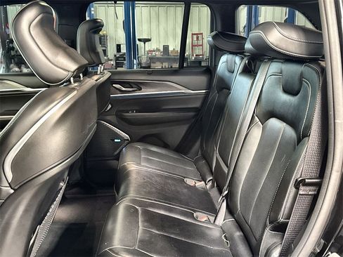 Used 2022 Jeep Grand Cherokee Overland w/ Advanced Protech Group III image 25