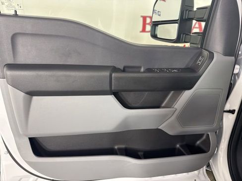 New 2026 Ford F250 XL w/ XL Chrome Package image 17