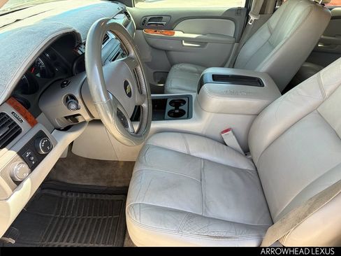 Used 2012 Chevrolet Suburban LT AWD/4WD image 11