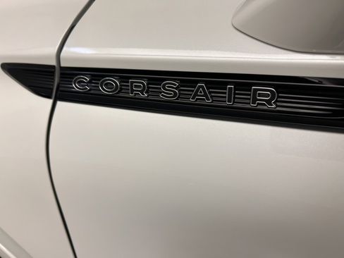 Used 2026 Lincoln Corsair Premiere image 39