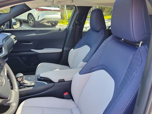 Used 2022 Lexus UX 250h w/ Accessory Package (Z2) AWD/4WD image 19