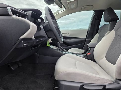 Used 2022 Toyota Corolla LE image 10