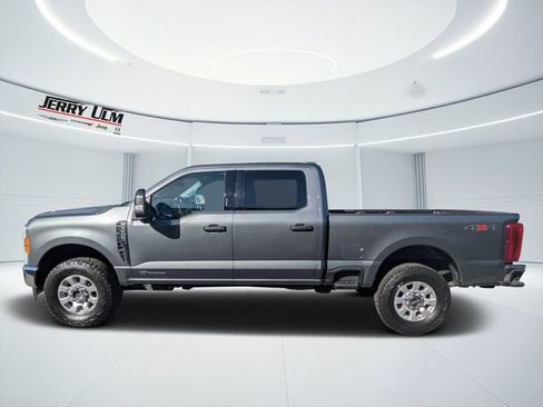 Used 2023 Ford F250 XLT image 5
