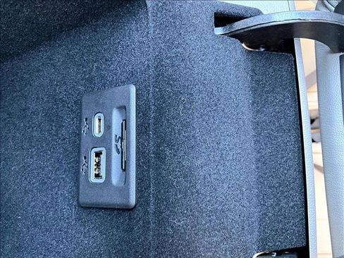 Used 2024 Cadillac XT6 Premium Luxury w/ Technology Package image 26