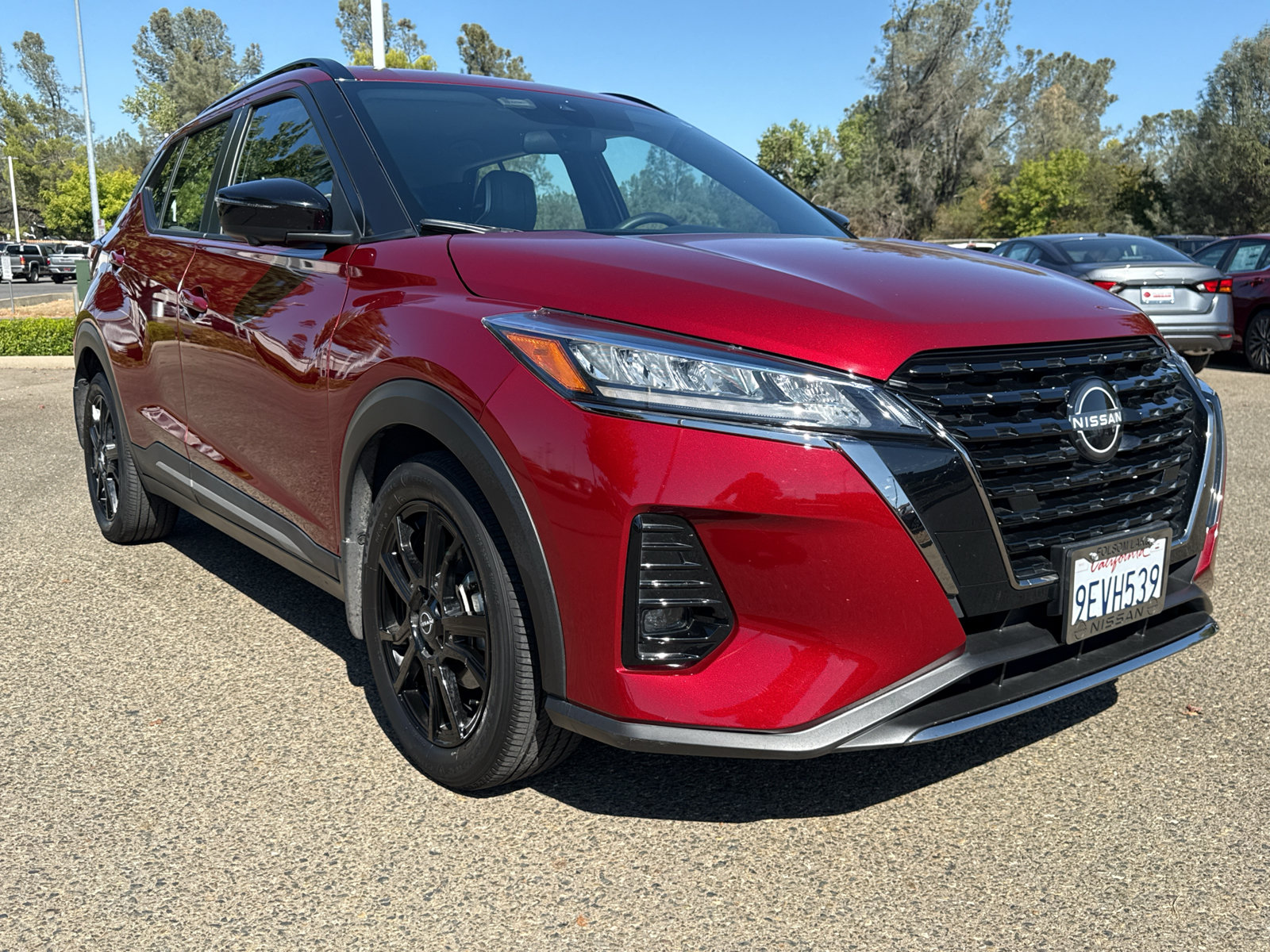 Used 2023 Nissan Kicks SR w/ SR Premium Package FWD image 5