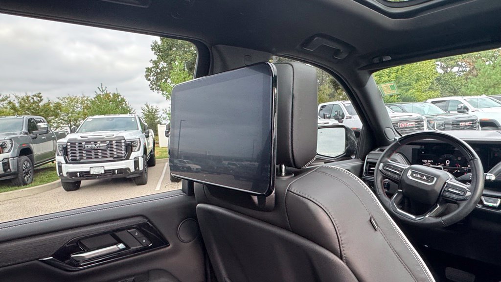 Used 2025 GMC Yukon XL AT4 Ultimate w/ LPO, Floor Liner Package AWD/4WD image 17