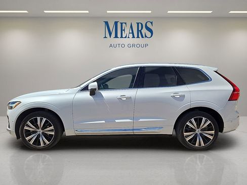 Used 2023 Volvo XC60 B5 Plus image 3