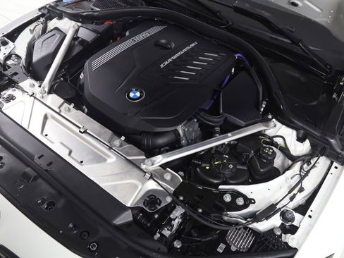 Used 2023 BMW M440i Coupe image 23