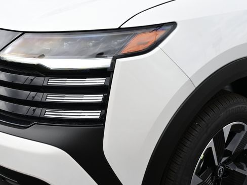 New 2026 Nissan Kicks SV w/ SV Premium Package image 12