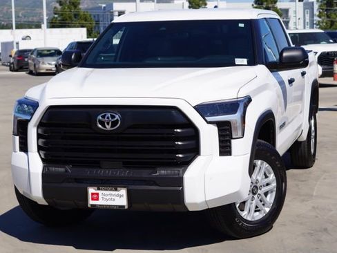 Certified 2025 Toyota Tundra SR5 w/ SR5 Convenience Package AWD/4WD image 4