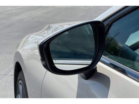 Used 2023 MAZDA MAZDA3 s FWD image 9