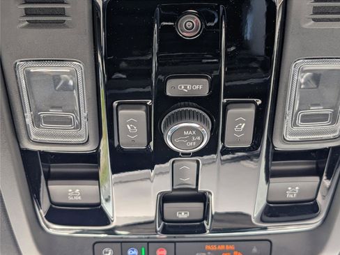 New 2026 Chevrolet Suburban Premier image 34