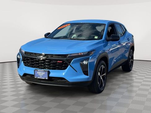 Used 2024 Chevrolet Trax RS w/ Driver Confidence Package FWD image 4