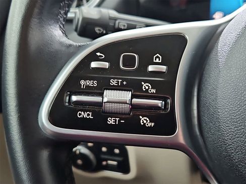 Used 2022 Mercedes-Benz GLA 250 4MATIC image 23