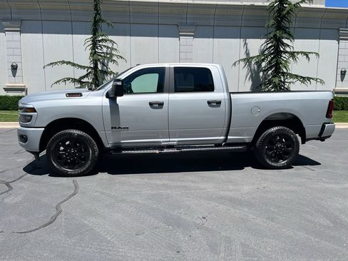 Used 2026 RAM 2500 Big Horn AWD/4WD image 9