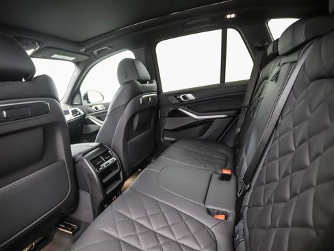 Used 2026 BMW X5 xDrive40i w/ M Sport Package image 19