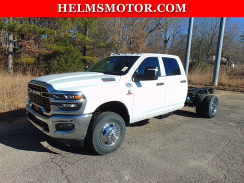 New 2026 RAM 3500 Tradesman AWD/4WD image 9