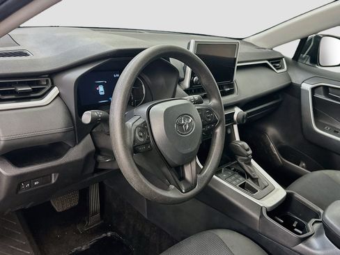 Used 2025 Toyota RAV4 LE AWD/4WD image 18