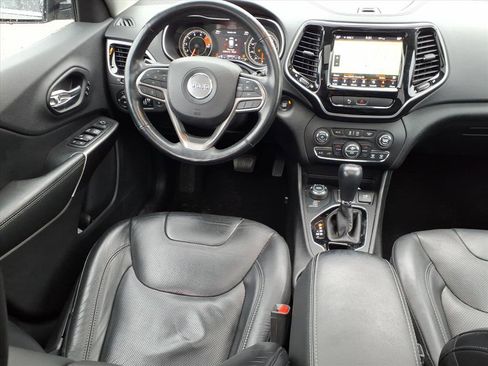 Used 2019 Jeep Cherokee Limited image 17