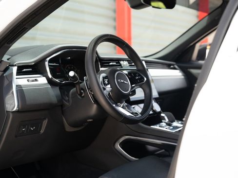 Used 2025 Jaguar F-PACE R-Dynamic S AWD/4WD image 32