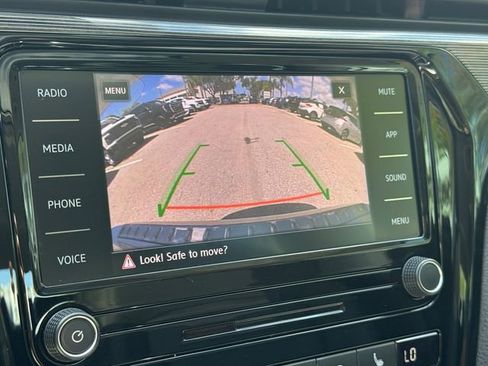 Used 2020 Volkswagen Passat 2.0T R-Line image 27