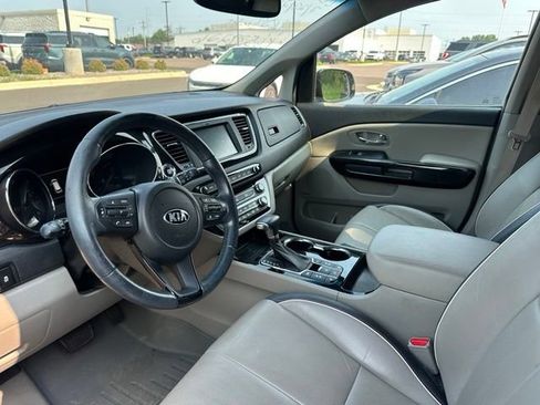 Used 2019 Kia Sedona SX FWD image 9