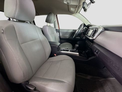 Used 2017 Toyota Tacoma SR5 image 17
