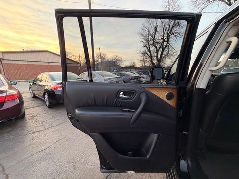 Used 2011 INFINITI QX56 4WD w/ Theater Pkg image 16