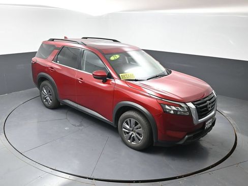 Used 2025 Nissan Pathfinder SV FWD image 38
