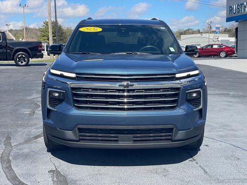 Used 2026 Chevrolet Traverse LT w/ Driver Confidence Package image 2