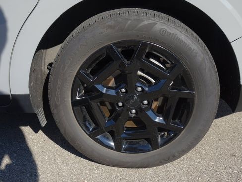Used 2025 Kia Carnival SX Prestige FWD image 9