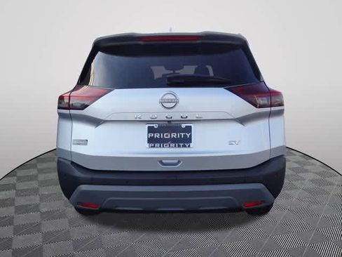 Used 2023 Nissan Rogue SV image 3