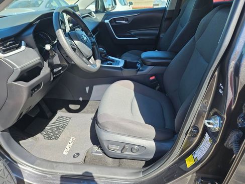 Used 2025 Toyota RAV4 XLE image 11