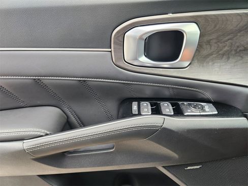 New 2026 Kia Sorento SX image 17