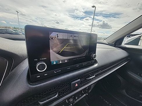 Used 2023 Honda HR-V LX image 19