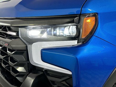 Used 2023 Chevrolet Silverado 1500 ZR2 w/ Technology Package image 27