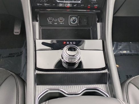 New 2025 Jeep Grand Cherokee Altitude image 17