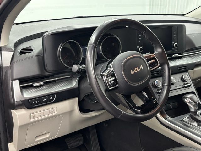 Used 2024 Kia Carnival LX FWD image 18