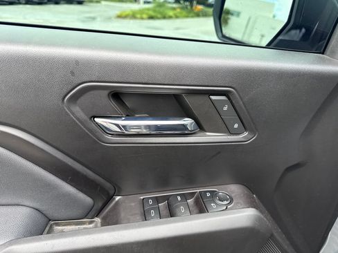 Used 2024 Chevrolet Colorado LT w/ LT Convenience Package RWD image 15
