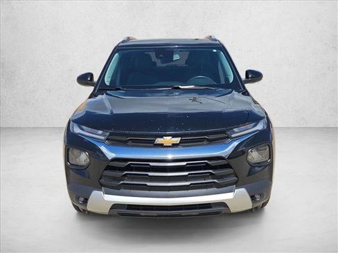 Used 2023 Chevrolet TrailBlazer LT w/ Premium Seating Package FWD image 2