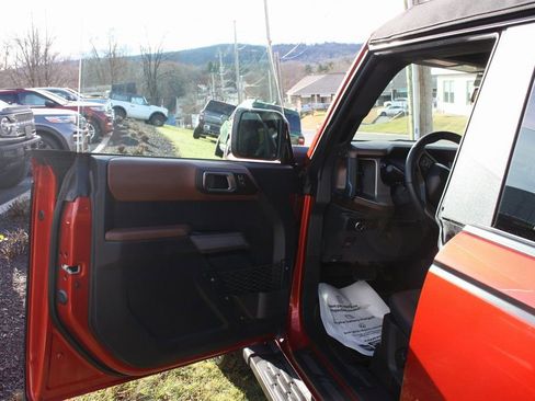 Used 2023 Ford Bronco Outer Banks image 9