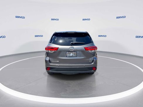 Used 2019 Toyota Highlander SE FWD image 7