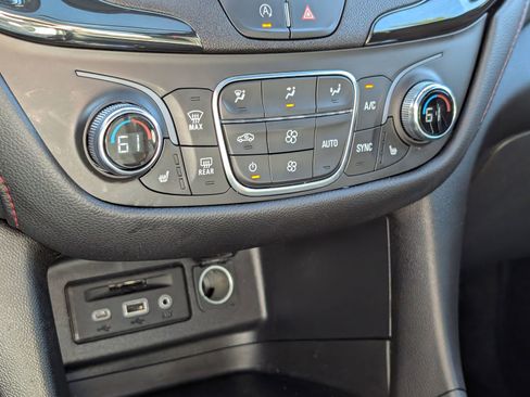 Used 2023 Chevrolet Equinox RS w/ RS Leather Package image 21