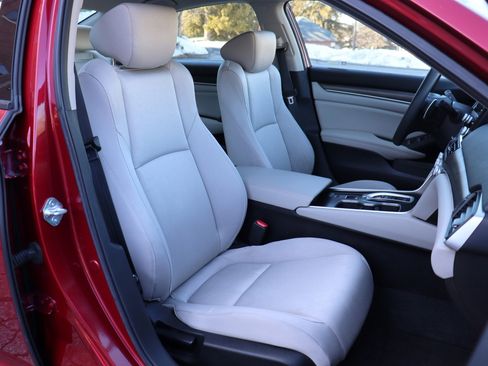 Used 2021 Honda Accord Hybrid image 19