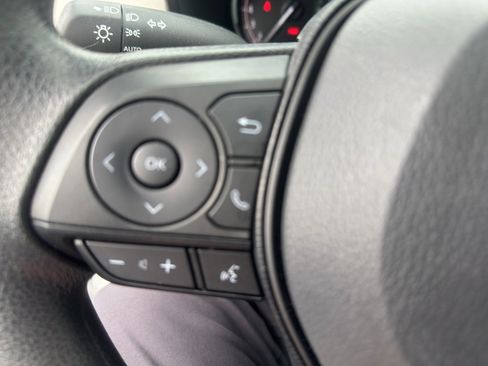 Used 2025 Toyota RAV4 XLE image 11