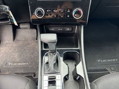 Used 2023 Hyundai Tucson SE FWD image 19