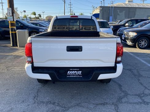Used 2021 Toyota Tacoma SR w/ SR Convenience Package image 6