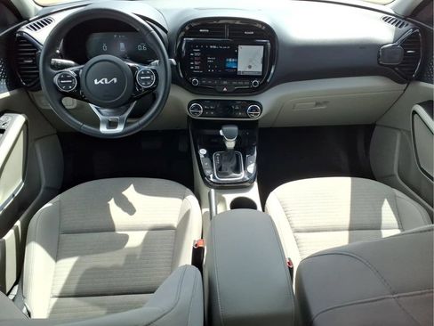 Used 2024 Kia Soul EX FWD image 18