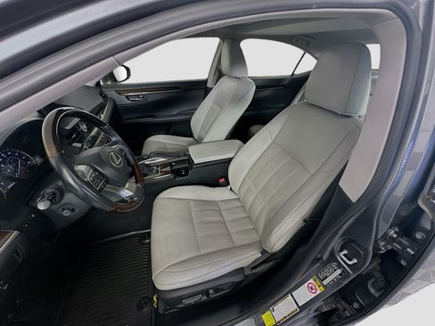 Used 2017 Lexus ES 300h w/ Luxury Package FWD image 13