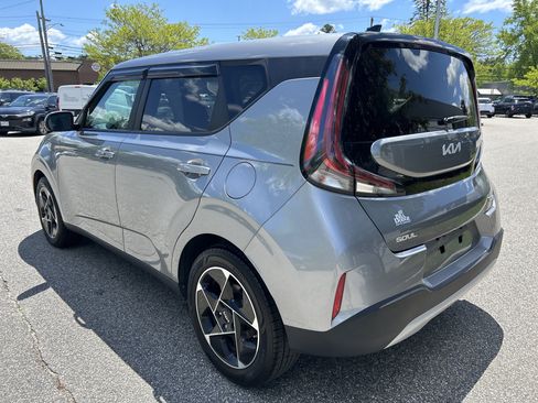 Used 2024 Kia Soul EX FWD image 7